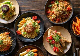 Assortiment de plats de restaurants lyonnais